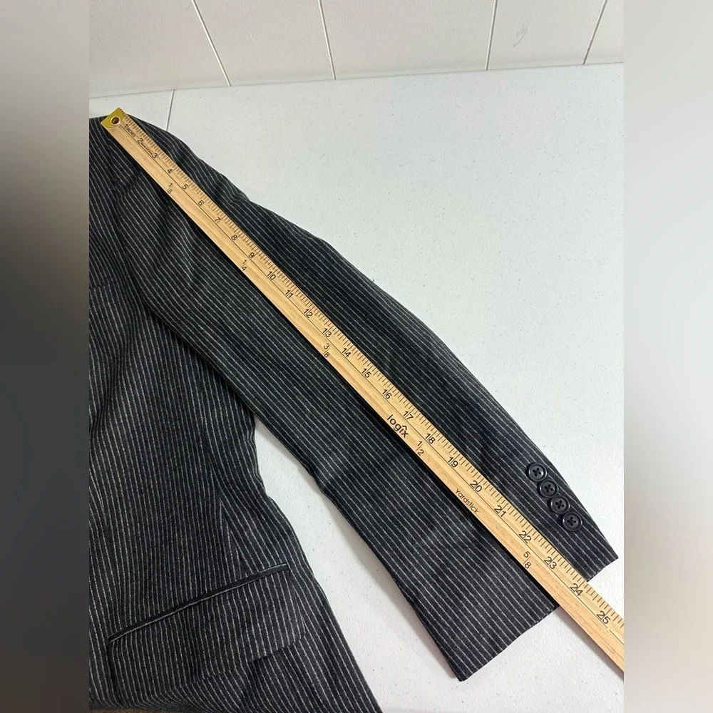 Calvin Klein Mens Gray Wool Cashmere Pinstriped Suit Sz 41R & Pants Sz 36x30